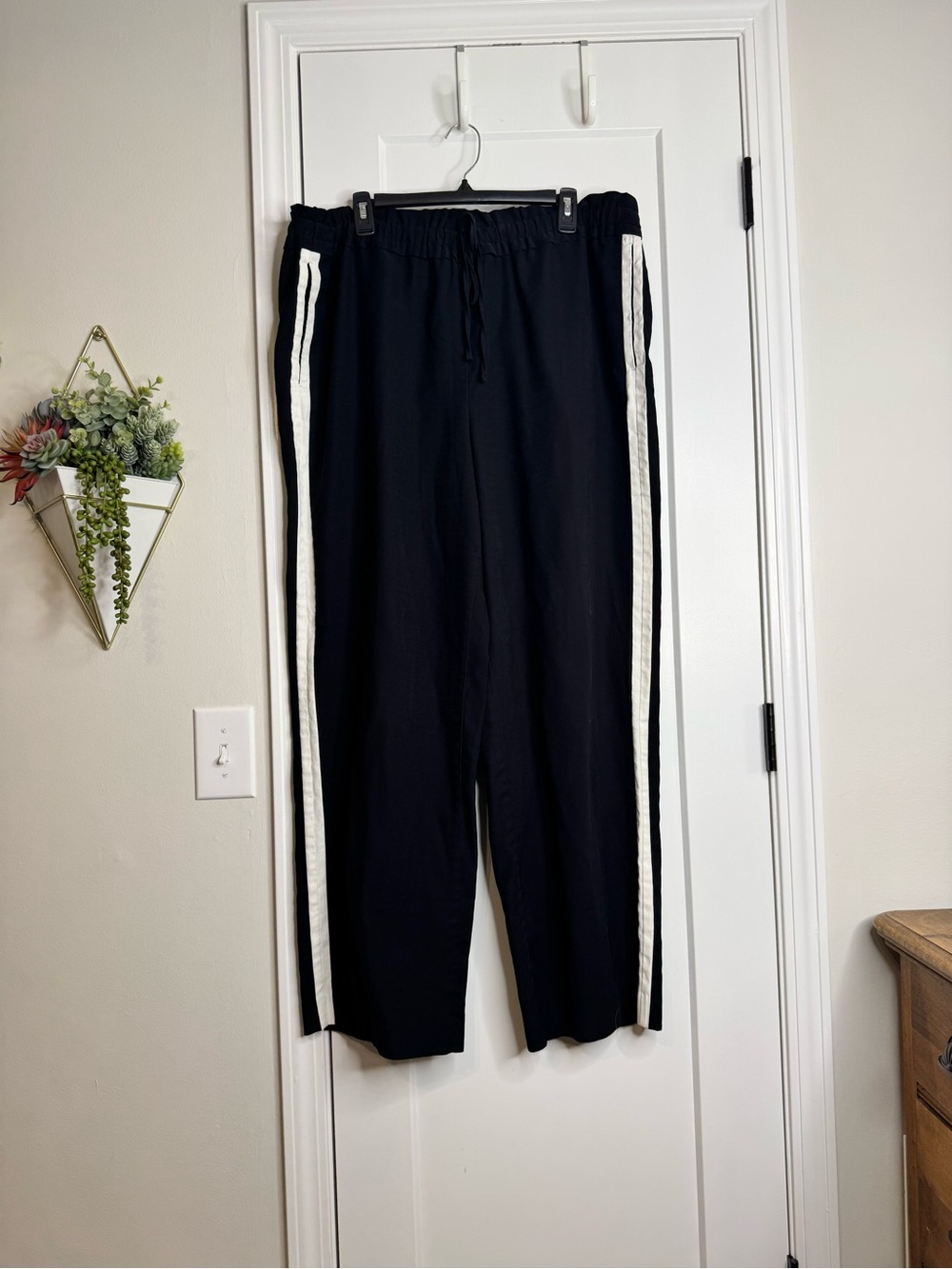 Simply Vera Striped Leg Pull On Trouser Pants